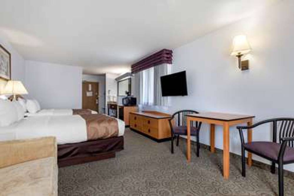 QUALITY INN AND SUITES DENVER AIRPO 6