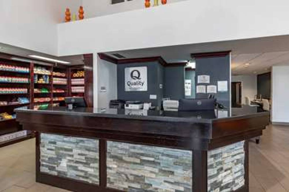 QUALITY INN AND SUITES DENVER AIRPO 3