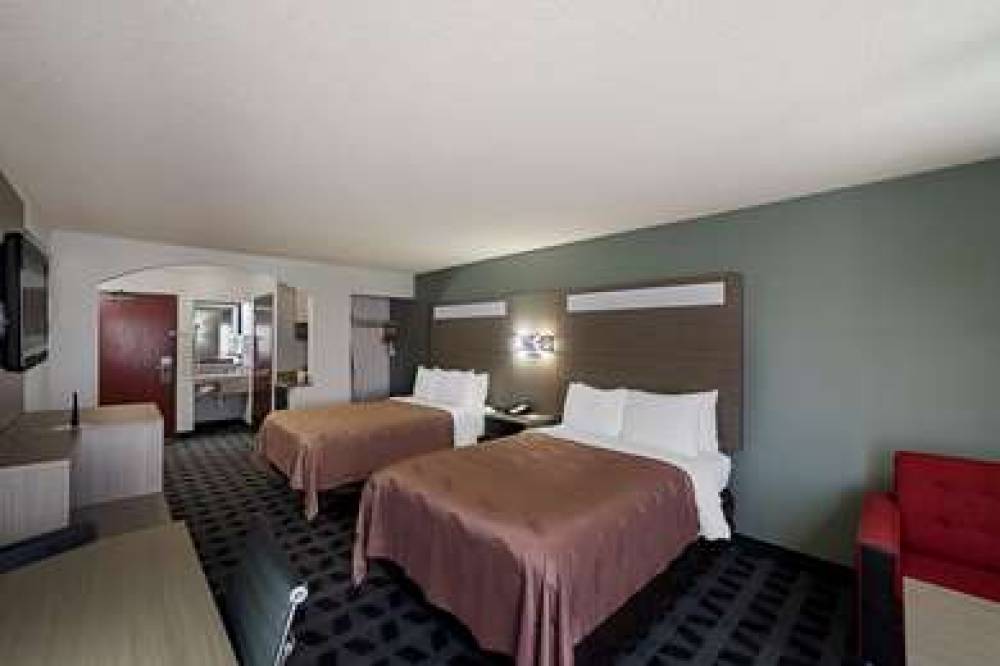 QUALITY INN AND SUITES DFW AIRPORT 4