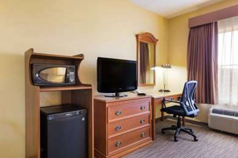 Quality Inn And Suites Erlanger 10