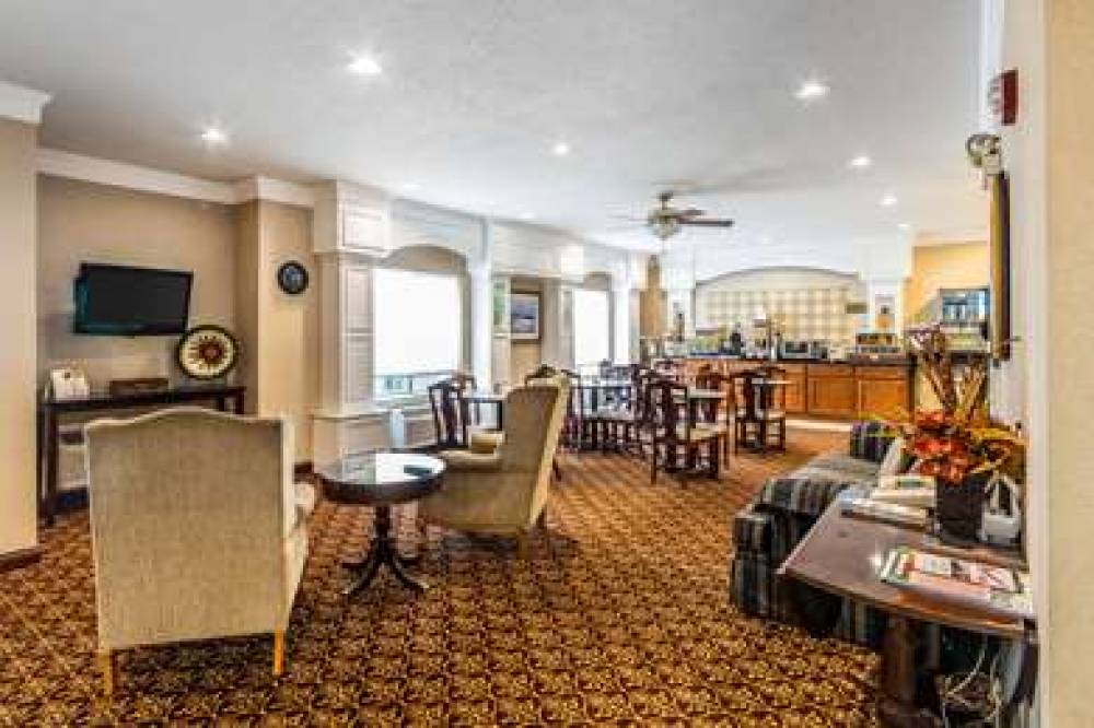 QUALITY INN AND SUITES EVANSVILLE 2