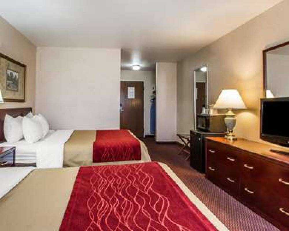 QUALITY INN AND SUITES FORT MADISON 7