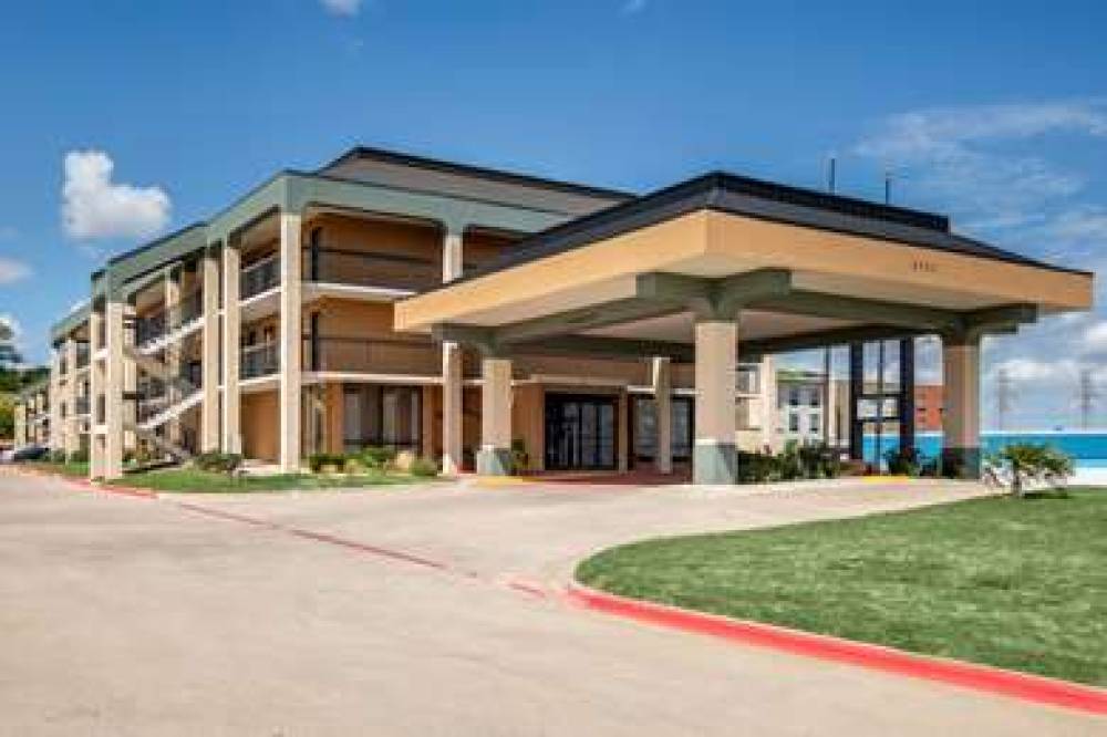 Quality Inn And Suites Fort Worth 1