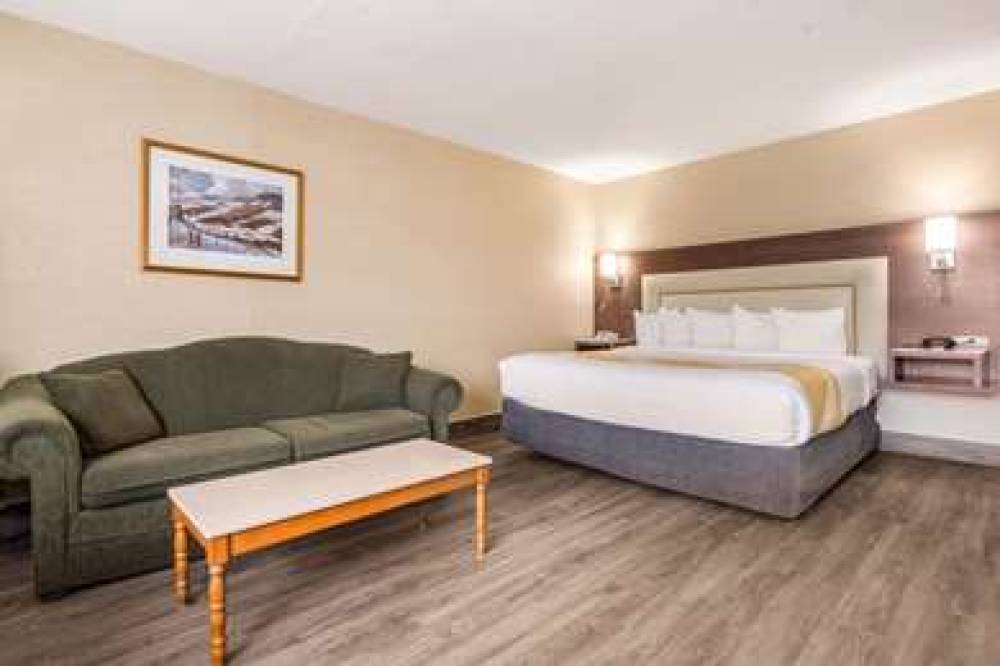 Quality Inn And Suites Gatineau 10