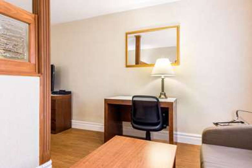 Quality Inn And Suites Gatineau 8