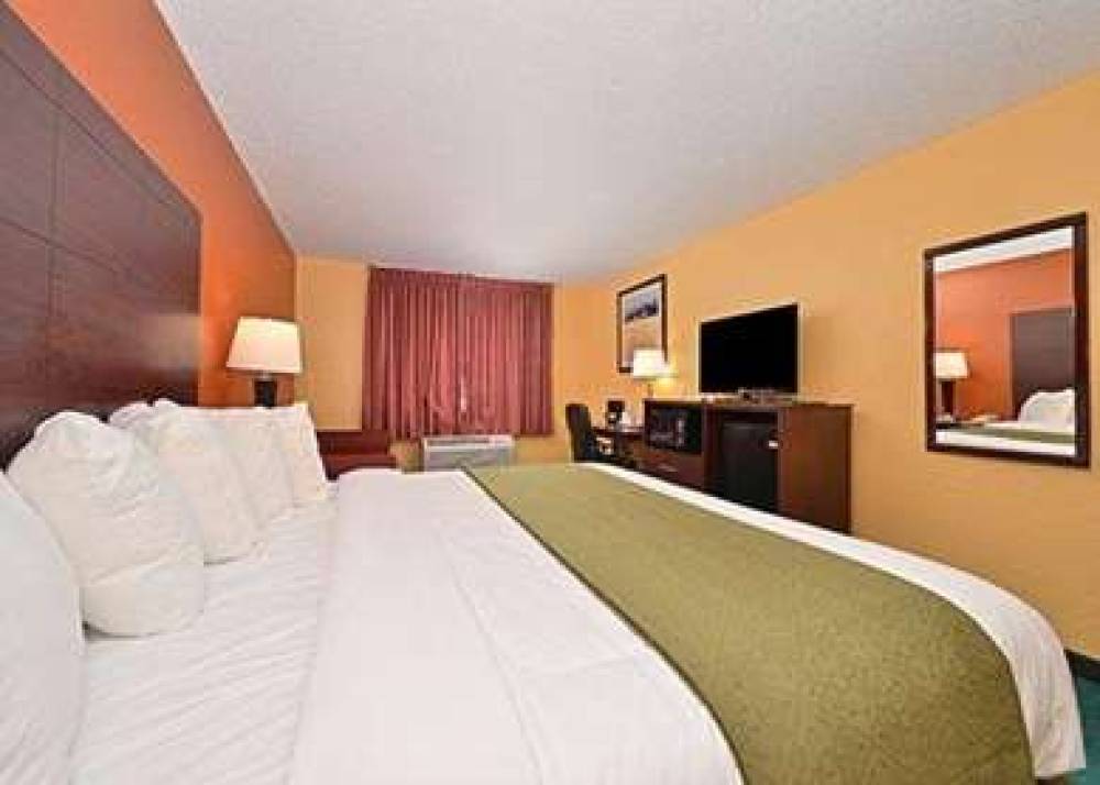 QUALITY INN AND SUITES GRINNEL 5