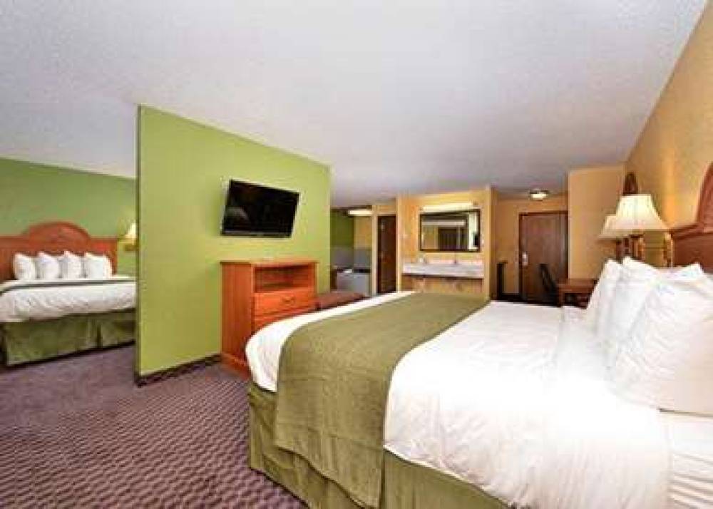 QUALITY INN AND SUITES GRINNEL 8