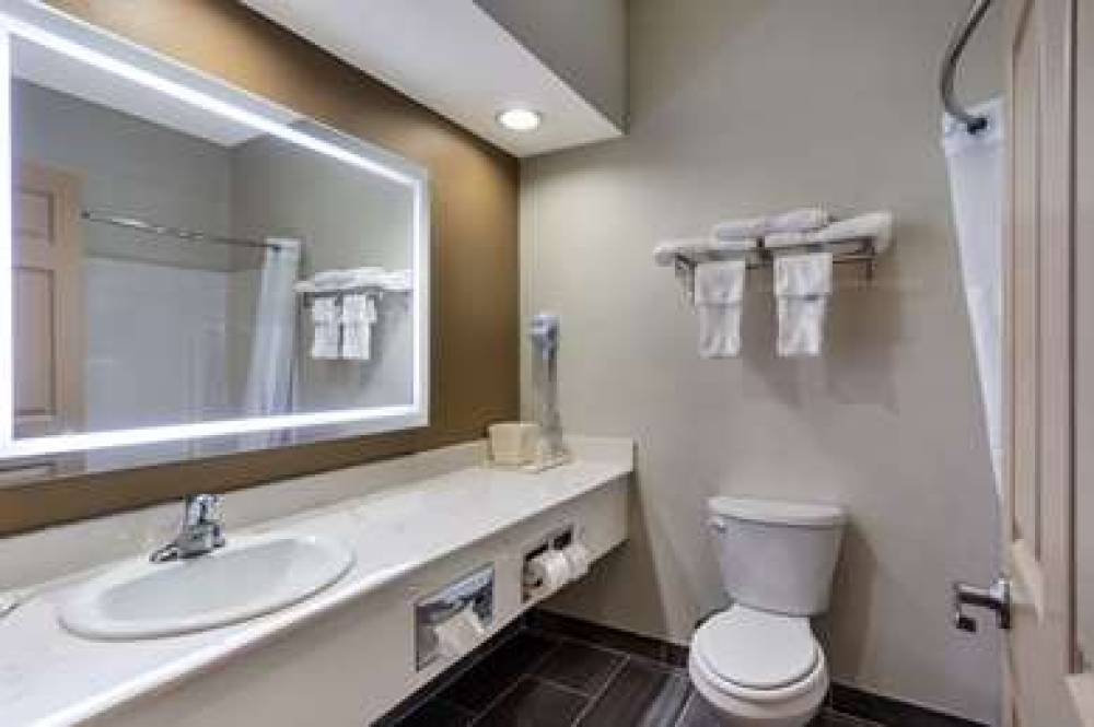 Quality Inn And Suites Jackson Intl Airport 6