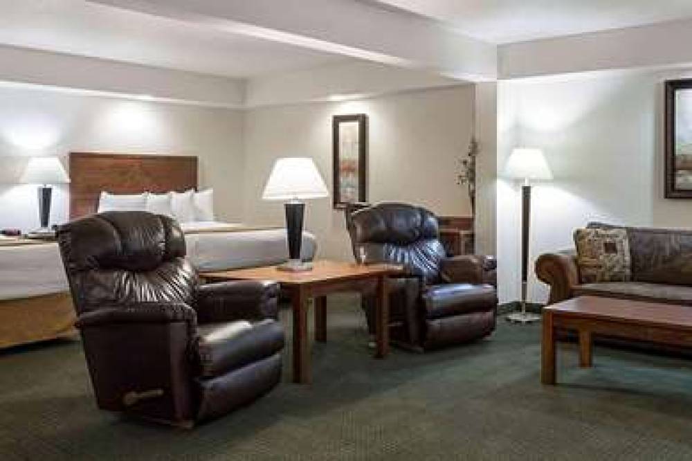 Quality Inn And Suites Jamestown 4