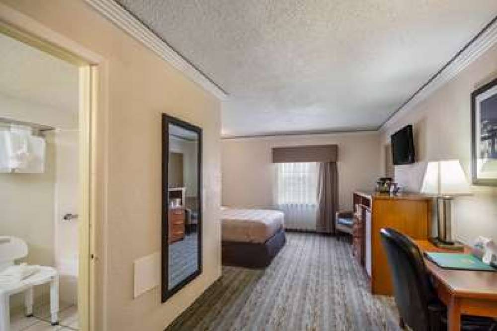 Quality Inn And Suites Kansas City - Independence  9