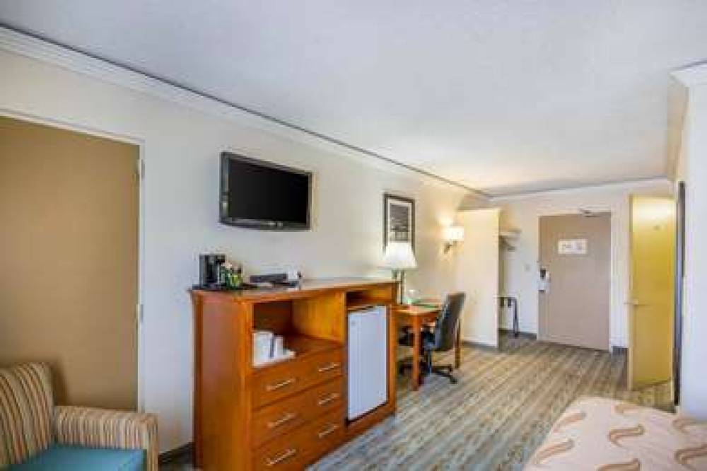 Quality Inn And Suites Kansas City - Independence  8