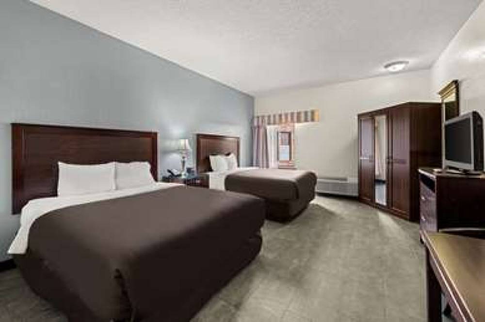 QUALITY INN AND SUITES KANSAS CITY 10