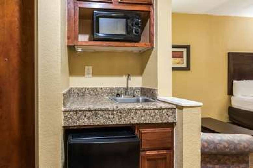 QUALITY INN AND SUITES LAFAYETTE 7