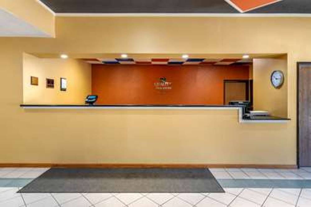 QUALITY INN AND SUITES LENEXA KANSA 2