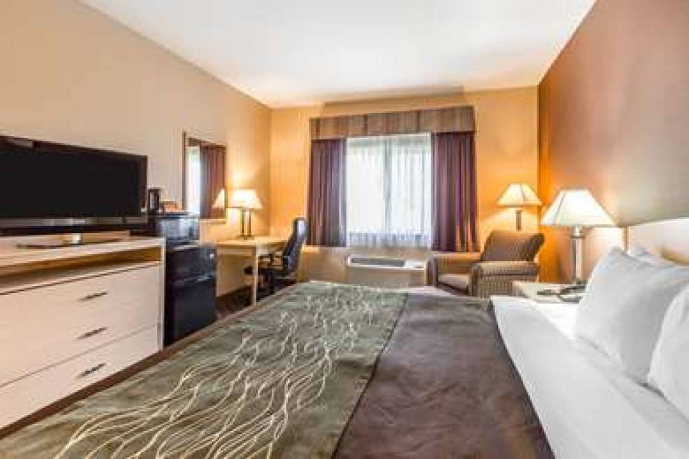 QUALITY INN AND SUITES LOVELAND 10