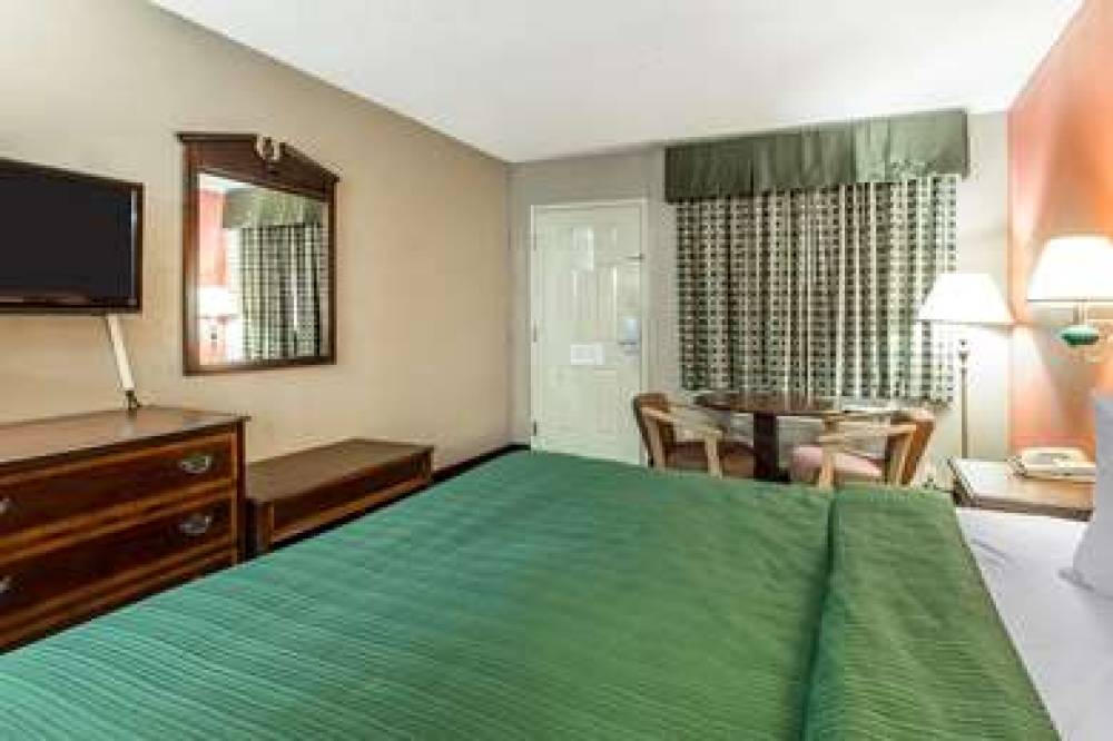 Quality Inn And Suites Macon North 8