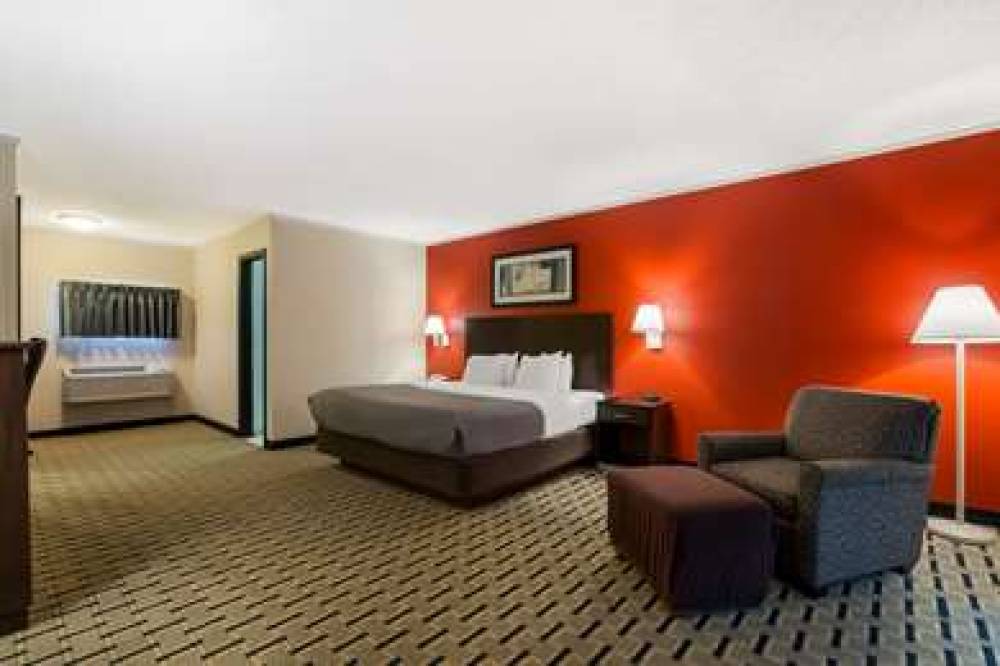 Quality Inn And Suites Mellville - Vineland 10