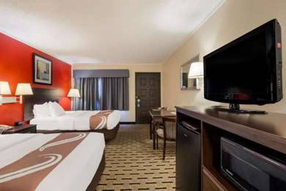 Quality Inn And Suites Mellville - Vineland 8