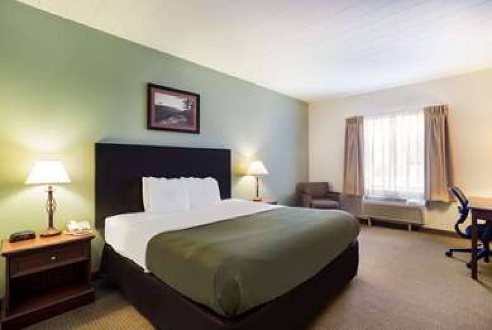 QUALITY INN AND SUITES MONTEREY 10