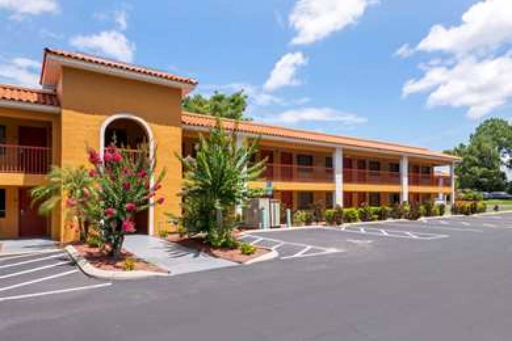 Quality Inn And Suites Mount Dora 2