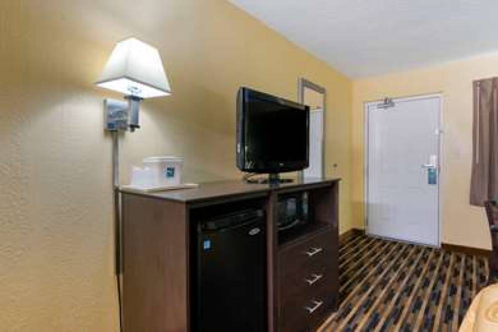 Quality Inn And Suites Mount Dora 10