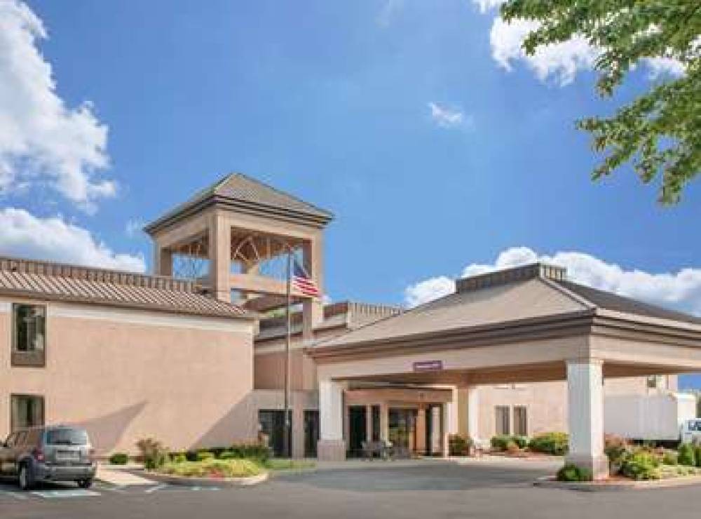 Quality Inn And Suites Near Amish C