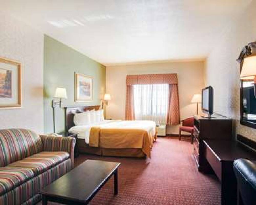 Quality Inn And Suites Near University 4