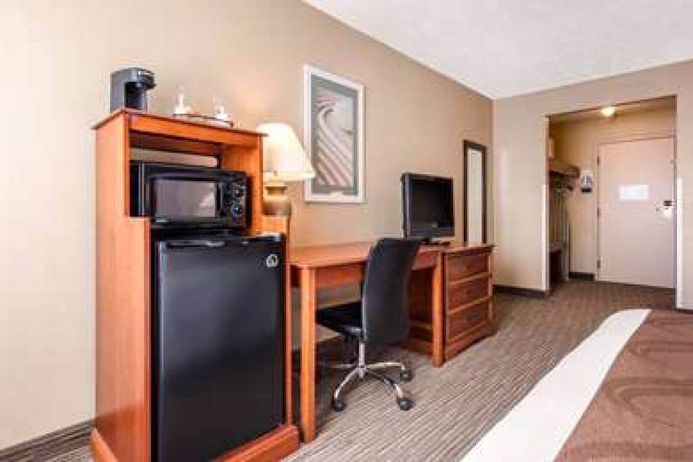 QUALITY INN AND SUITES NEW CASTLE 4