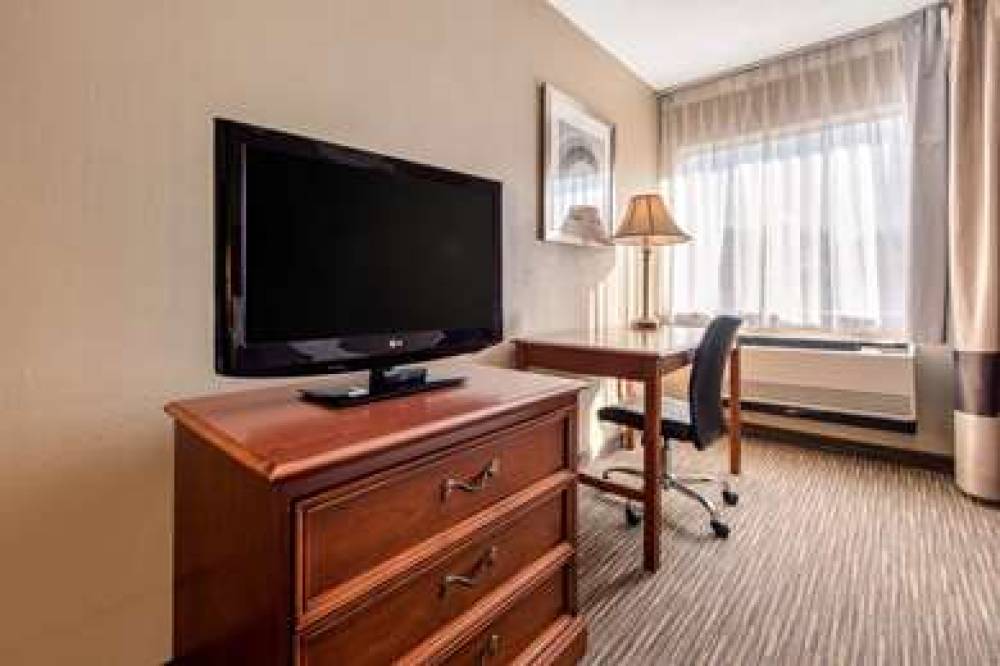 QUALITY INN AND SUITES NEW CASTLE 3