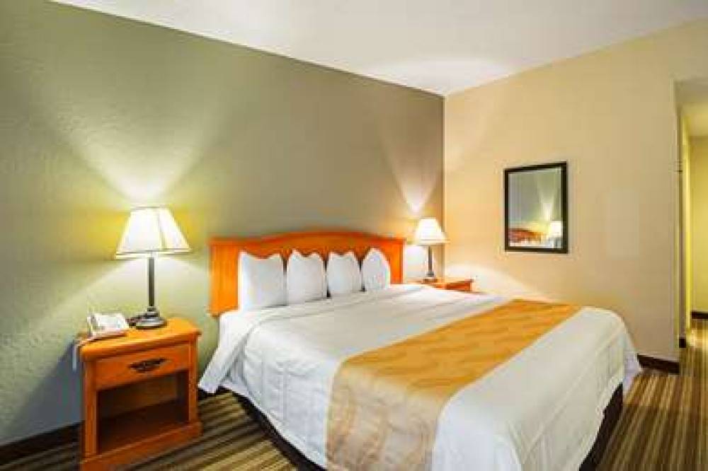 Quality Inn And Suites NRG Park - Medical Center 10