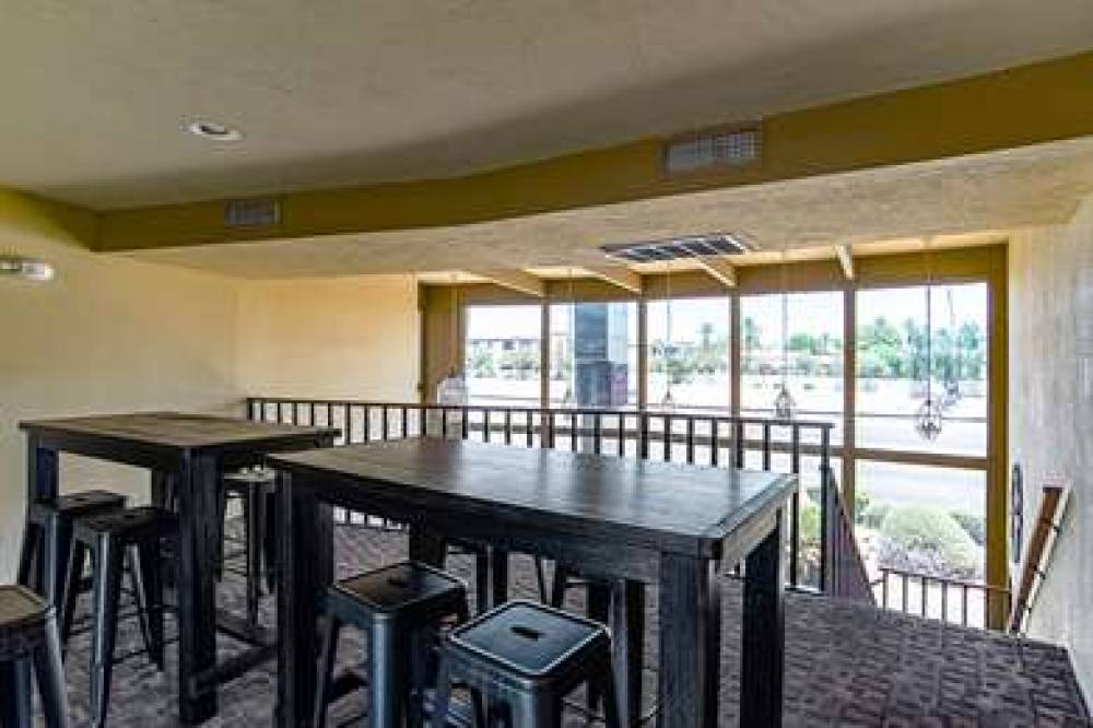 QUALITY INN AND SUITES PHOENIX NW - 7