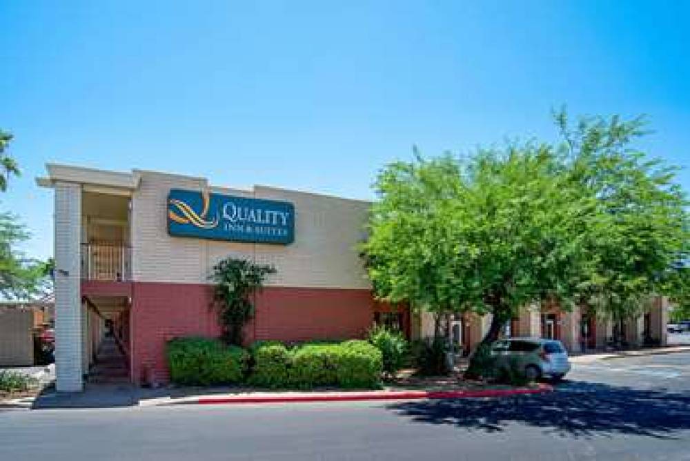 QUALITY INN AND SUITES PHOENIX NW - 2