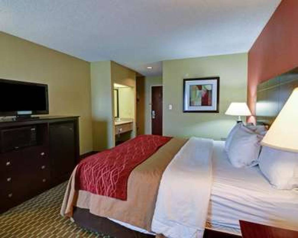 QUALITY INN AND SUITES PINE BLUFF 5