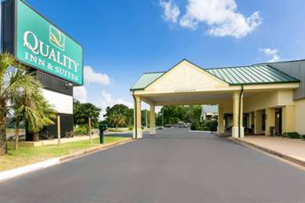 Quality Inn And Suites 2