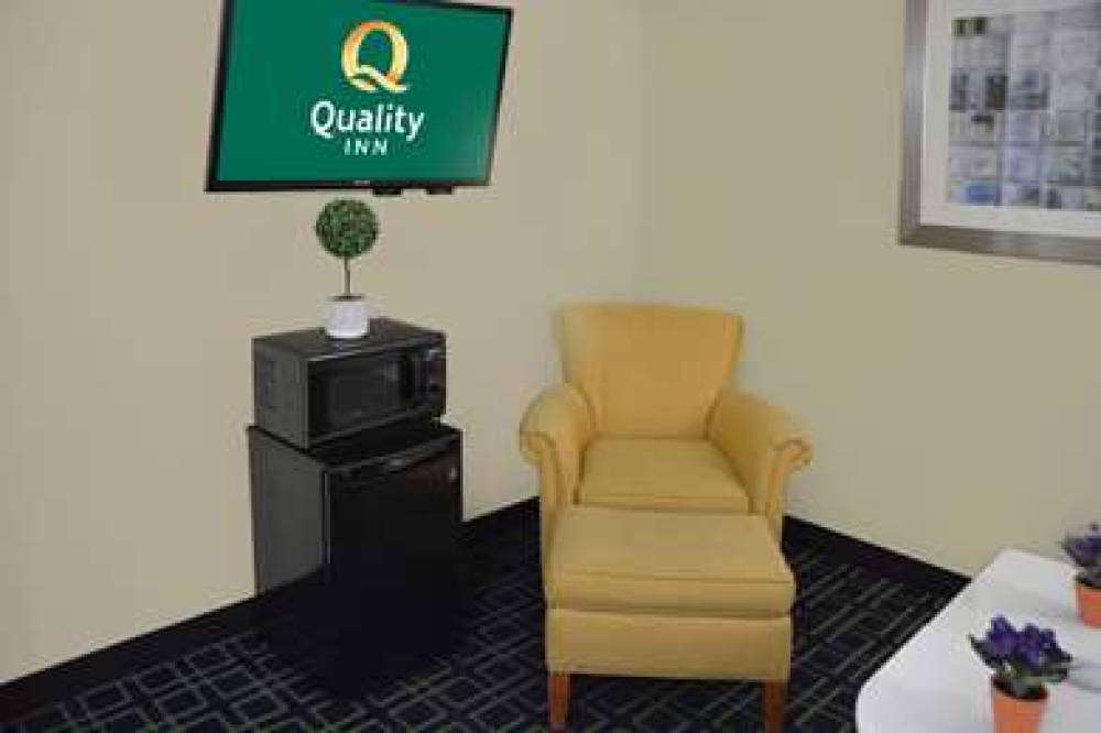 Quality Inn And Suites 9