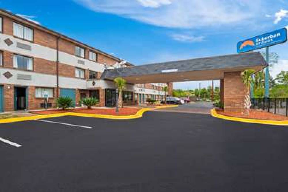 QUALITY INN AND SUITES 2