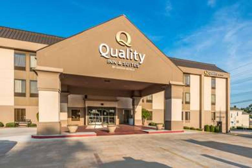 QUALITY INN AND SUITES QUINCY - DOW 1