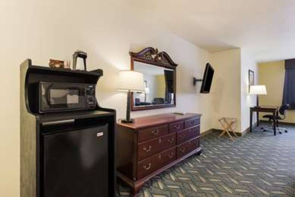 QUALITY INN AND SUITES RED WING 2