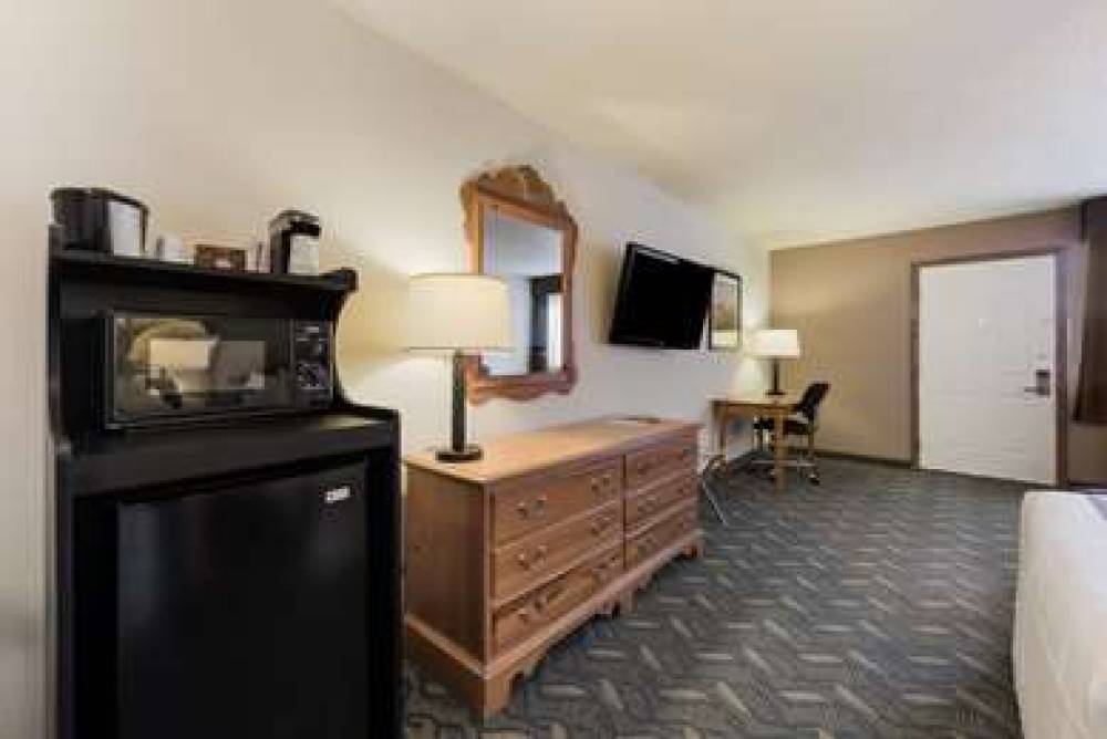 QUALITY INN AND SUITES RED WING 4