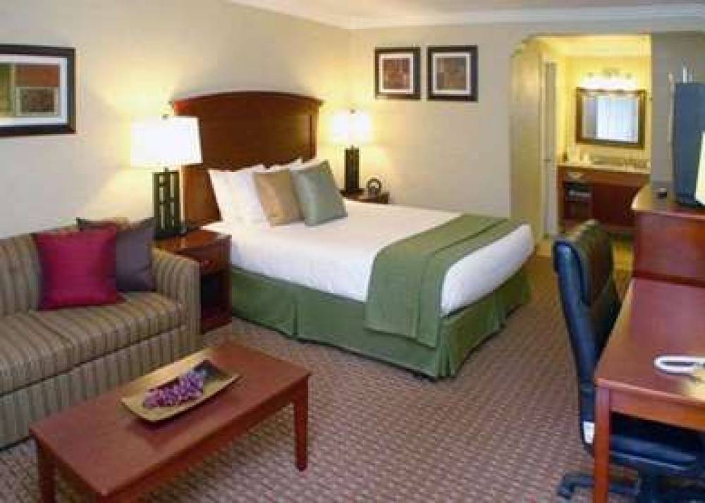 Quality Inn And Suites Santa Cruz Mountains 8