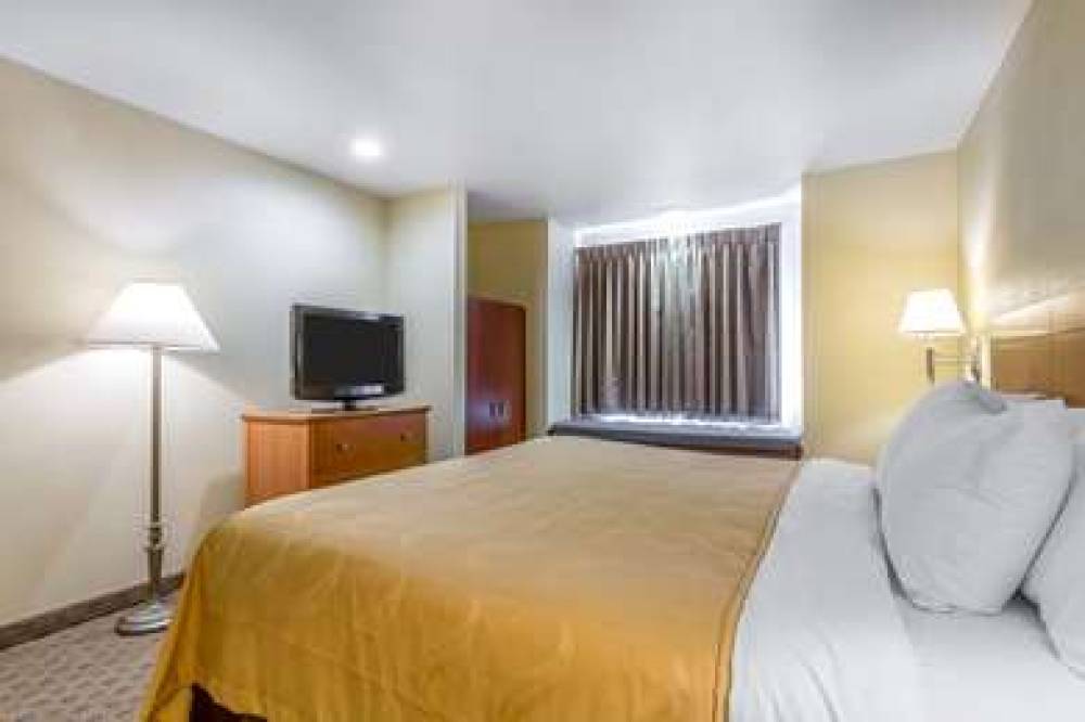 QUALITY INN AND SUITES SANTA ROSA 10