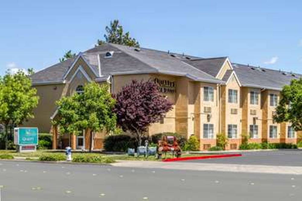 QUALITY INN AND SUITES SANTA ROSA 3