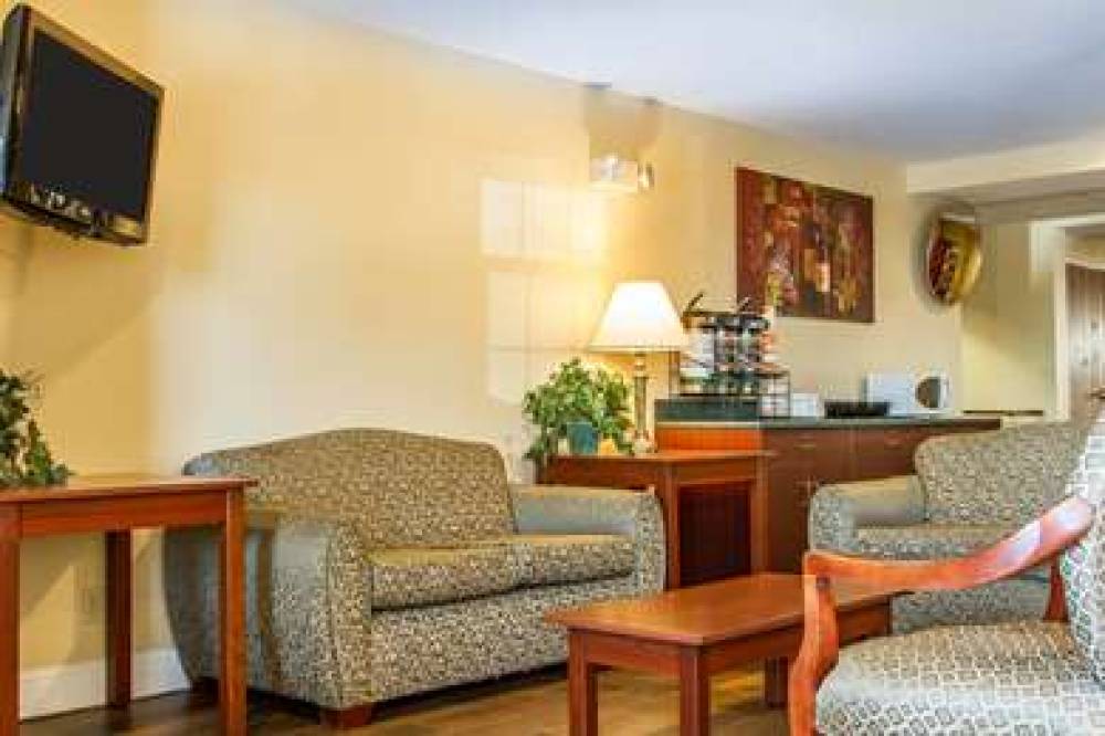 QUALITY INN AND SUITES SANTA ROSA 7