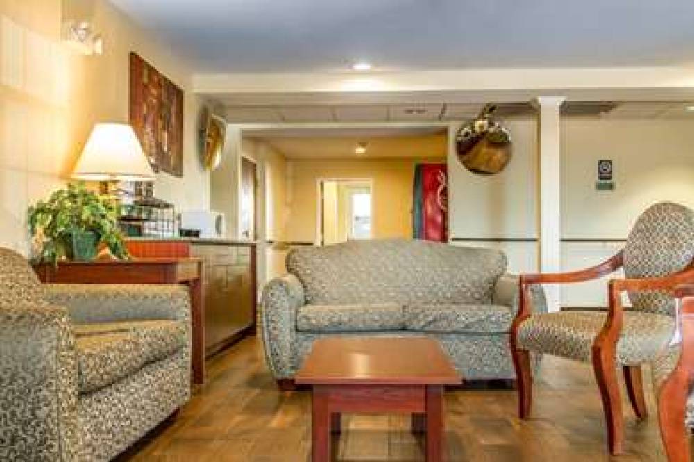 QUALITY INN AND SUITES SANTA ROSA 5