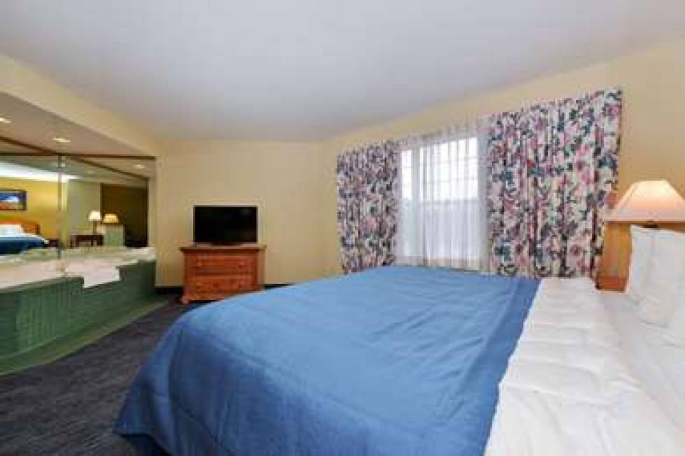 QUALITY INN AND SUITES SHAWANO 8