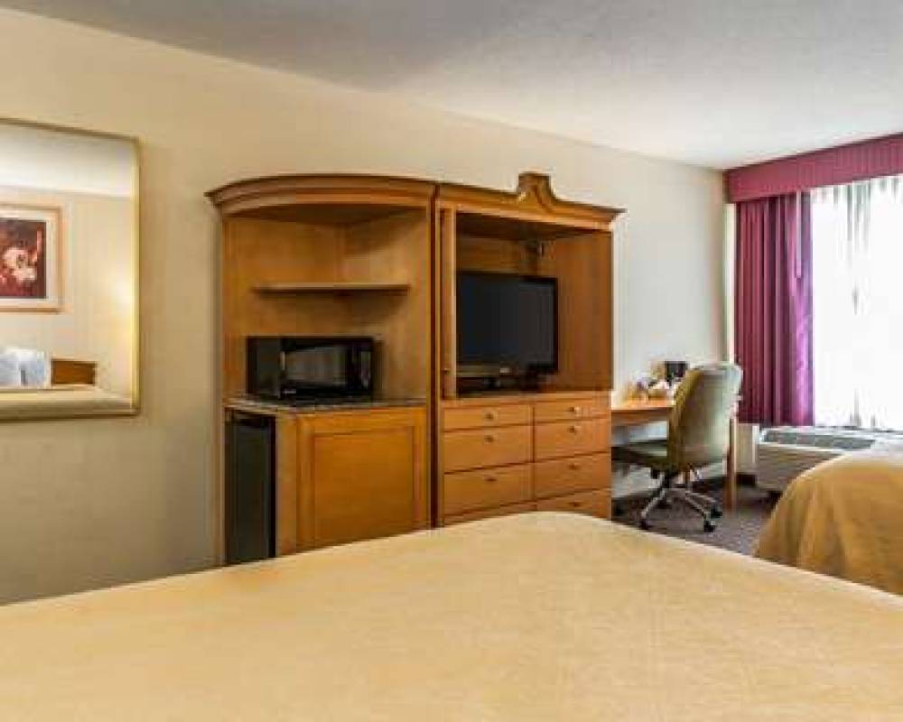 Quality Inn And Suites Shelbyville 10