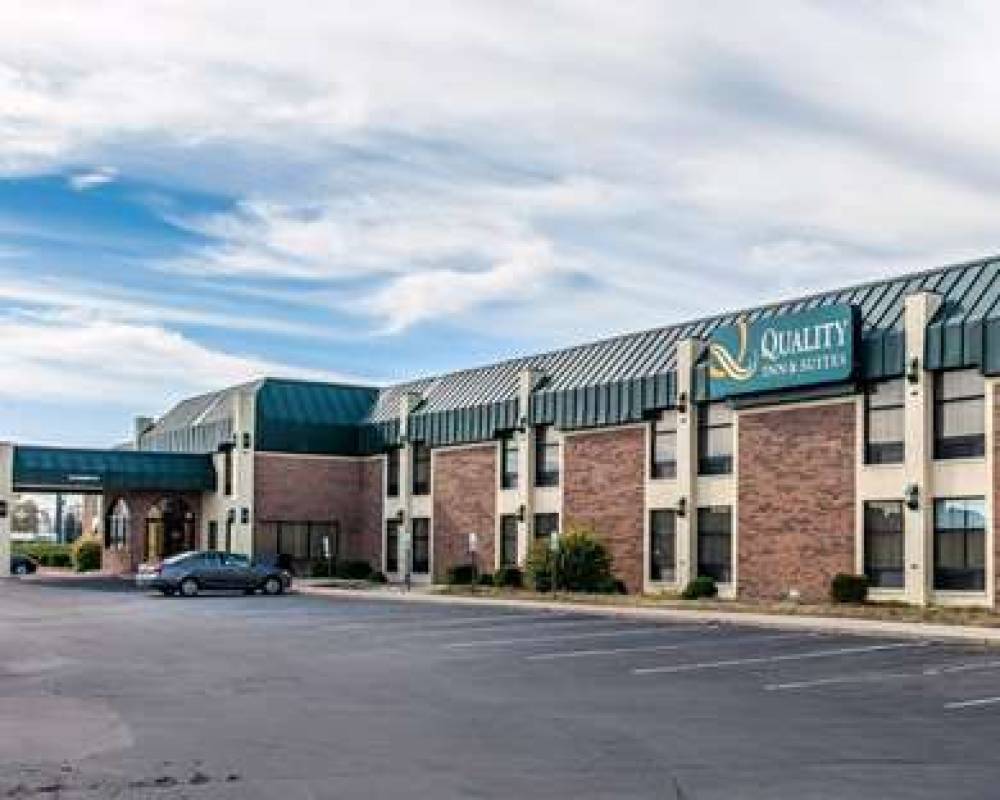 Quality Inn And Suites Shelbyville 2