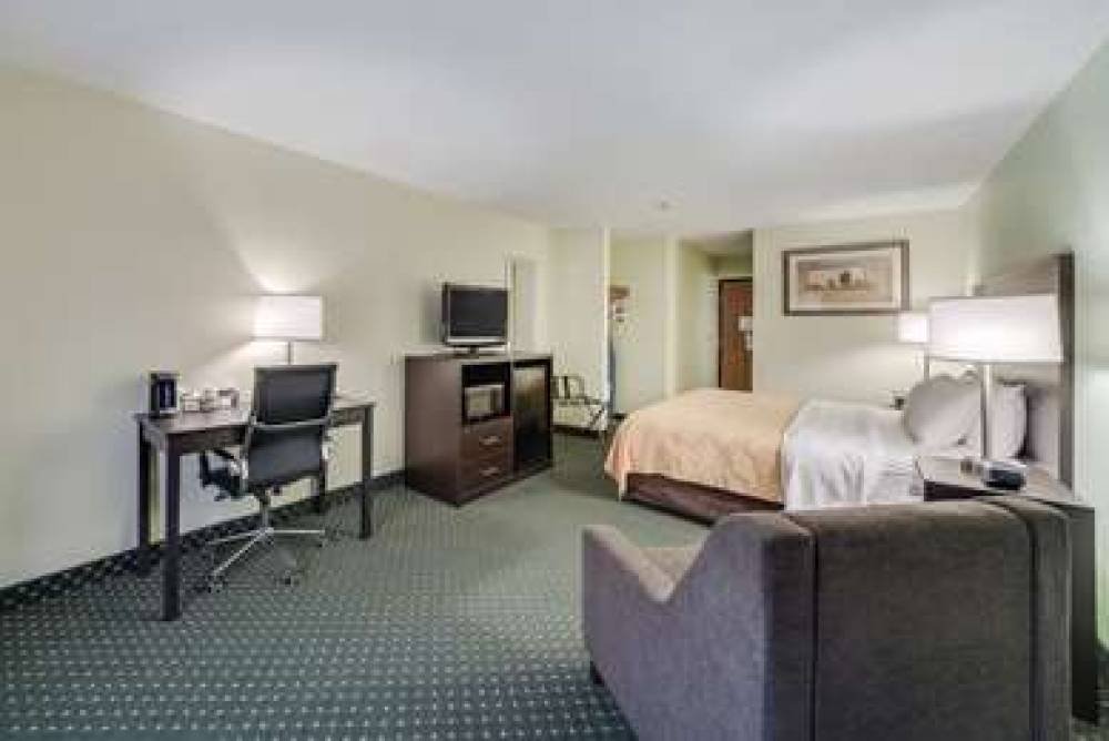 QUALITY INN AND SUITES SOUTH 7