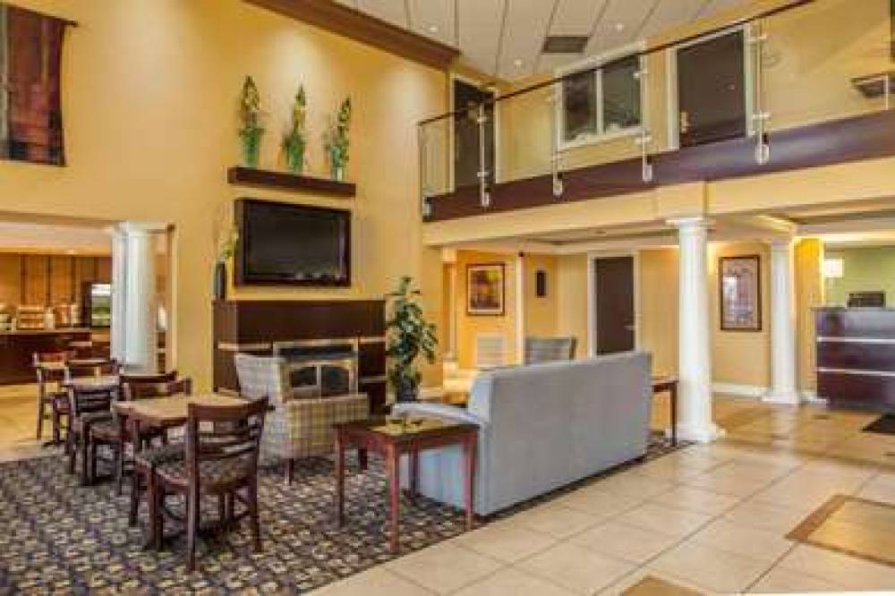 QUALITY INN AND SUITES ST CHARLES - 7