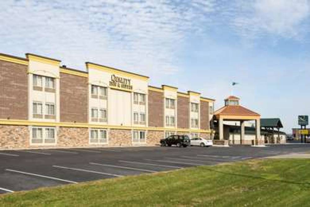 Quality Inn And Suites Starlite Village Conference 2